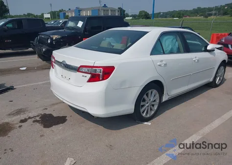 2013 Toyota Camry Xle z USA, uszkodzony, nr VIN 4T1BF1FK3DU714379